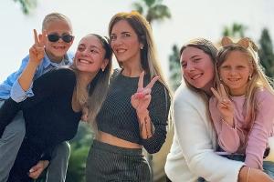 "Diese Büchners": Danni Büchner zwischen Schmutzwäsche und TV-Glamour