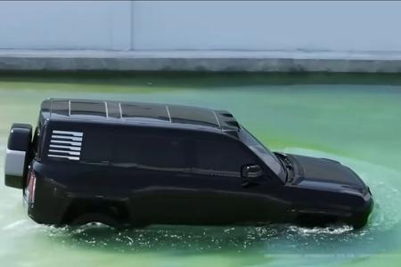 BYD Yangwang U8 Elektro-SUV schwimmt