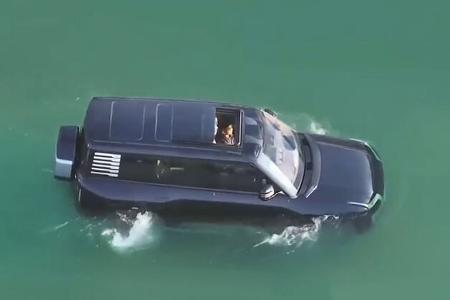 BYD Yangwang U8 Elektro-SUV schwimmt