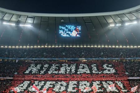 Champions League: Bayern - Porto - Erfolgreicher Support! Mit der Unterstützung der Fans im Rücken, drehen die Bayern im CL-Viertelfinale 2014/2015 eine 1:3-Hinspielklatsche gegen Porto. Die Aufforderung vor der Partie war eindeutig und wurde umgesetzt.