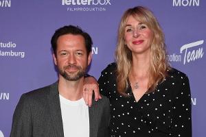 "Bergdoktor"-Star Andrea Gerhard verkündet Babynews