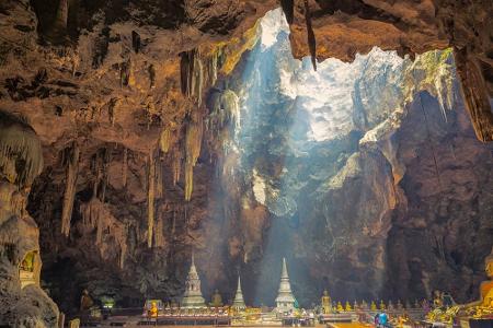 Die Tham Khao Luang Cave