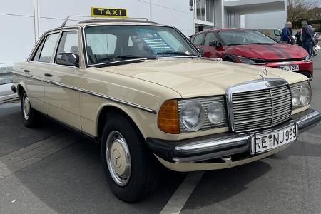 Mercedes 200D W123 Taxi Techno Classica (2023)