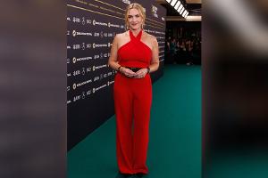 Kate Winslet strahlt im roten Jumpsuit beim Zurich Film Festival