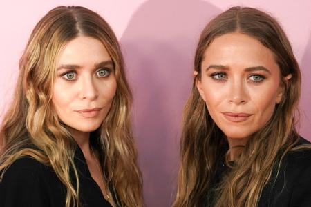 Billie Eilish ist nicht die Einzige, die sich mittlerweile lieber selbst einen Maulkorb verpasst. Die Zwillingsschwestern Mary Kate und Ashley Olsen waren in jungen Jahren als Stars der TV-Serie 'Full ...