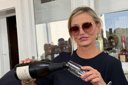 Rund 10 Jahre hielt sich Cameron Diaz vom Medienrummel fern — 2014 verschwand sie von der Bildfläche, um sich künftig ihrem Privatleben zu widmen. Die Energie, die man investieren müsste, um sein Priv ...
