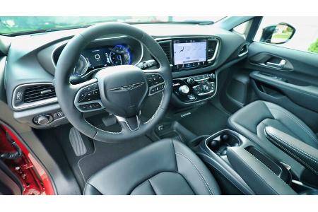 09/2024 Chrysler Voyager Minivan