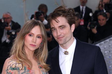Suki Waterhouse und Robert Pattinson