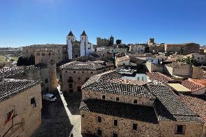 Stark bewaffnete Sekte in Spanien ausgehoben