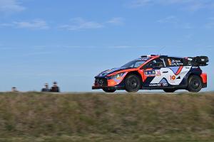 Rallye: Tänak siegt und bleibt im Titelrennen