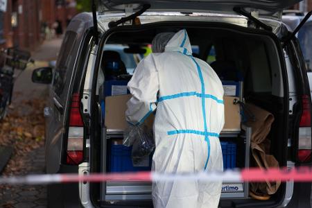  Ein Mann ist in Hamburg durch eine Schussverletzung tödlich verletzt worden. 