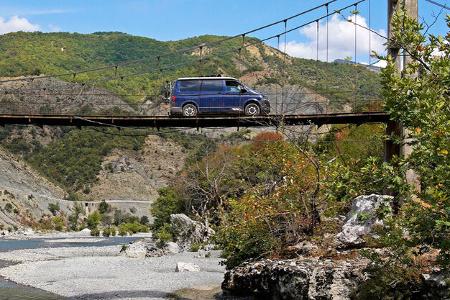 Albanien mit dem Campingbus Bruecke f