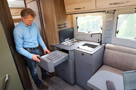Eura Mobil Integra Line GT, Küche, Schubladen