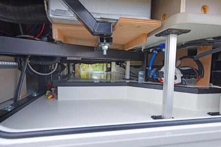 Eura Mobil Integra Line GT, Doppelboden, Stauraum