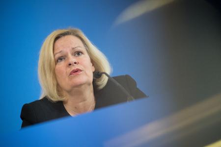 Bundesinnenministerin Nancy Faeser (SPD) will bei der Bundestagswahl 2025 ihren Hut in den Ring werfen. (Archivbild) Bundesinnenministerin Nancy Faeser (SPD) will bei der Bundestagswahl 2025 ihren Hut in den Ring werfen. (Archivbild)