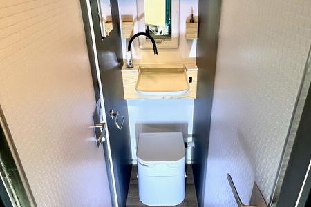 Wilde Expedition-Truck, Toilette 
