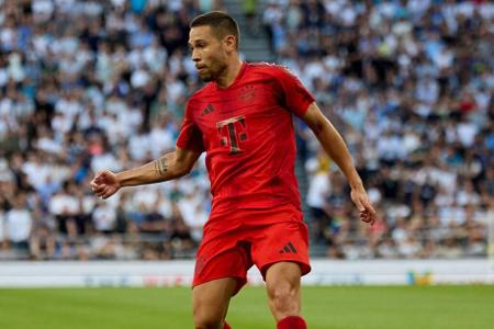 ABWEHR: Raphael Guerreiro (bis 85.) - Note: 4,5 - Hatte defensiv große Problemen, wenn er mannorientiert verteidigen musste. Wurde gerade beim 1:3 von Raphinha mit leichten Mitteln ausgespielt. Beim vierten Gegentor fehlte er komplett auf seiner Position. Nach gutem Beginn baute er auch spielerisch deutlich ab.