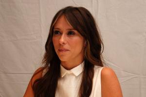 Jennifer Love Hewitts Halloween-Liebe geht unter die Haut