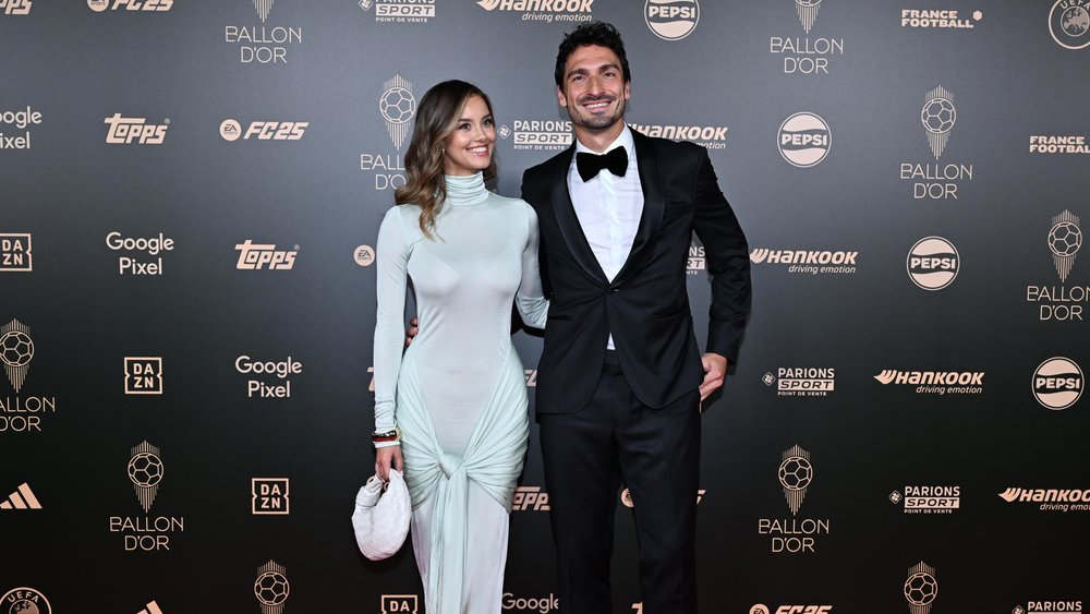 Mats Hummels feiert mit Nicola Cavanis Premiere beim Ballon d