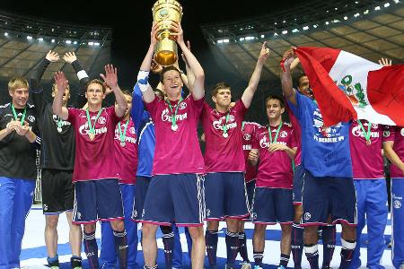 2. Platz: FC Schalke 04 - 525 Punkte (258 Spiele)