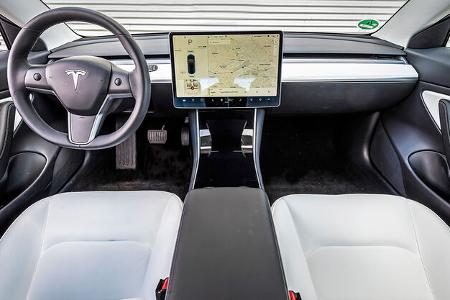 Tesla Model 3, Interieur