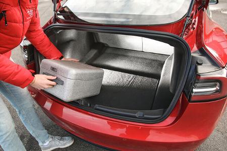 Tesla Model 3, Interieur