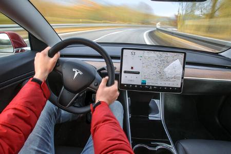 Tesla Model 3, Interieur