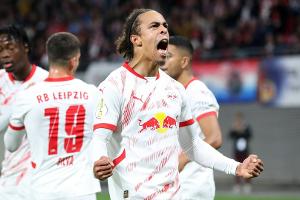 Poulsen trifft doppelt: Leipzig mit Zittersieg gegen St. Pauli
