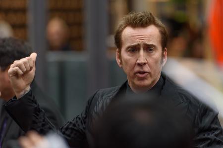 Auch andere tun sich trotz guter Bezahlung schwer mit Geld. Das Vermögen von Nicolas Cage soll sich auf über 126 Millionen Euro belaufen haben, aber der Hollywoodstar gab das Geld mit beiden Händen au ...