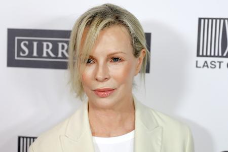 Kim Basinger zog sich auf dem Höhepunkt ihres Ruhms Anfang der Neunziger aus dem Filmprojekt 'Boxing Helena' zurück, wurde daraufhin von der Produktionsfirma Main Line Pictures verklagt und zur Zahlun ...