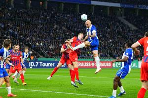 Favoriten gestürzt: Hertha schaltet Heidenheim aus