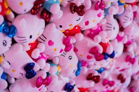 Hello Kitty sieht aus wie eine Katze, ihr Design ist aber so anpassungsfähig wie ein Chamäleon. (Foto Archiv)