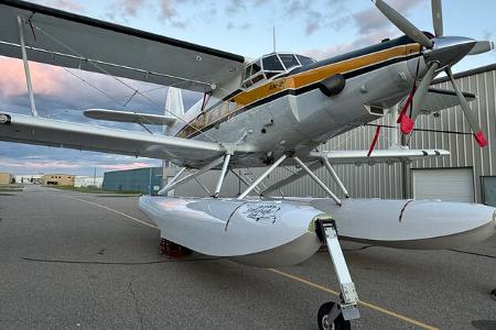 Antonow An-2 mit Honeywell-Turbine und Schwimmern zu verkaufen.