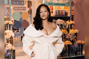 Rihanna kuschelt im Partnerlook mit ihren Söhnen