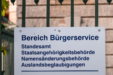 Hier können Vornamen und Geschlechtseinträge geändert werden: im Standesamt. (Symbolbild) Hier können Vornamen und Geschlechtseinträge geändert werden: im Standesamt. (Symbolbild)