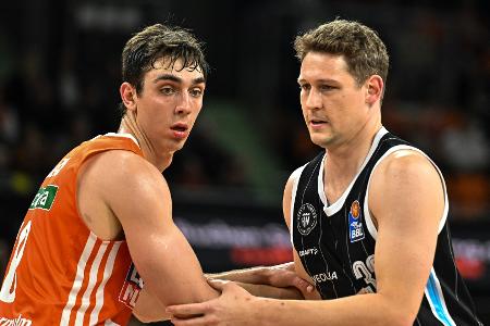 Basketball: Ulm siegt und bleibt vorn Basketball: Ulm siegt und bleibt vorn