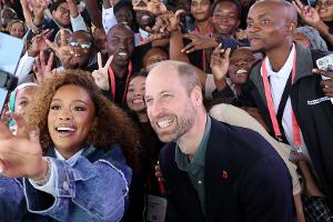 In Südafrika angekommen: So strahlend sah man Prinz William selten