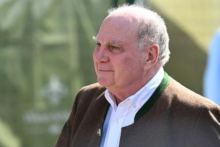 Hoeneß trotz Bayern-Niederlagen Hoeneß trotz Bayern-Niederlagen