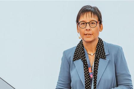 Professor Meike Jipp, Bereichsvorstand Energie und Verkehr beim DLR – Deutsches Zentrum für Luft- und Raumfahrt, im Forschungsbetrieb
