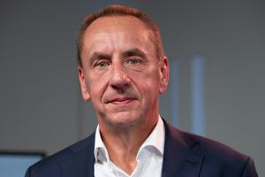 Konietzko bleibt Präsident des Kanu-Weltverbandes