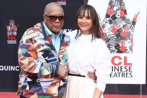 Schauspielerin Rashida Jones ehrt verstorbenen Vater Quincy Jones