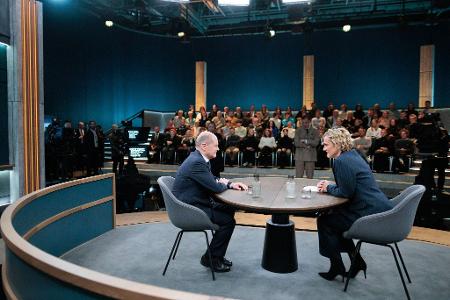 Scholz trat live in der ARD-Sendung von Caren Miosga auf. Scholz trat live in der ARD-Sendung von Caren Miosga auf.