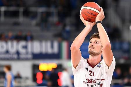 Basketball: Bundestrainer Mumbru holt Pleiß zurück