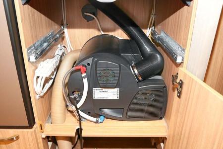 Truma-Combi-Heizung mit Boiler.
