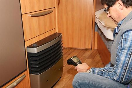 Heizungsgehäuseoberfläche kann unter Umständen bis weit über 100 Grad Celsius heiß werden