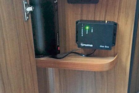 Die iNet-Box in der Hymer B-Klasse im Elektronikfach