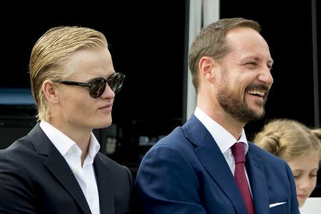 Prinz Haakon soll Stiefsohn Marius in Londoner Klinik gebracht haben Prinz Haakon soll Stiefsohn Marius in Londoner Klinik gebracht haben
