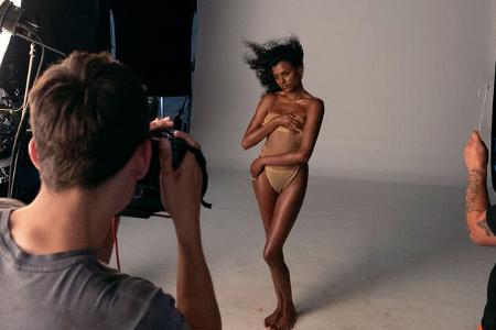 Pirelli Kalender 2025 - Making of