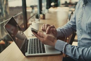 So funktioniert die Verbindung von Smartphone und PC