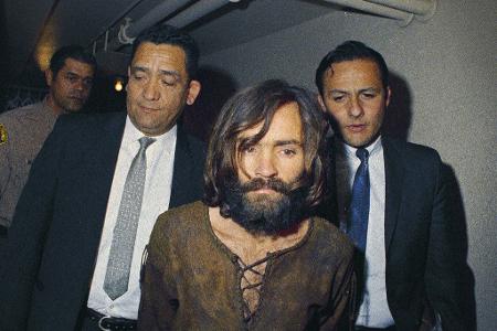 Eine Doku-Serie über Charles Manson enthält bisher unveröffentlichte Telefonate mit dem früheren Sektenführer. (Archivbild) Eine Doku-Serie über Charles Manson enthält bisher unveröffentlichte Telefonate mit dem früheren Sektenführer. (Archivbild)